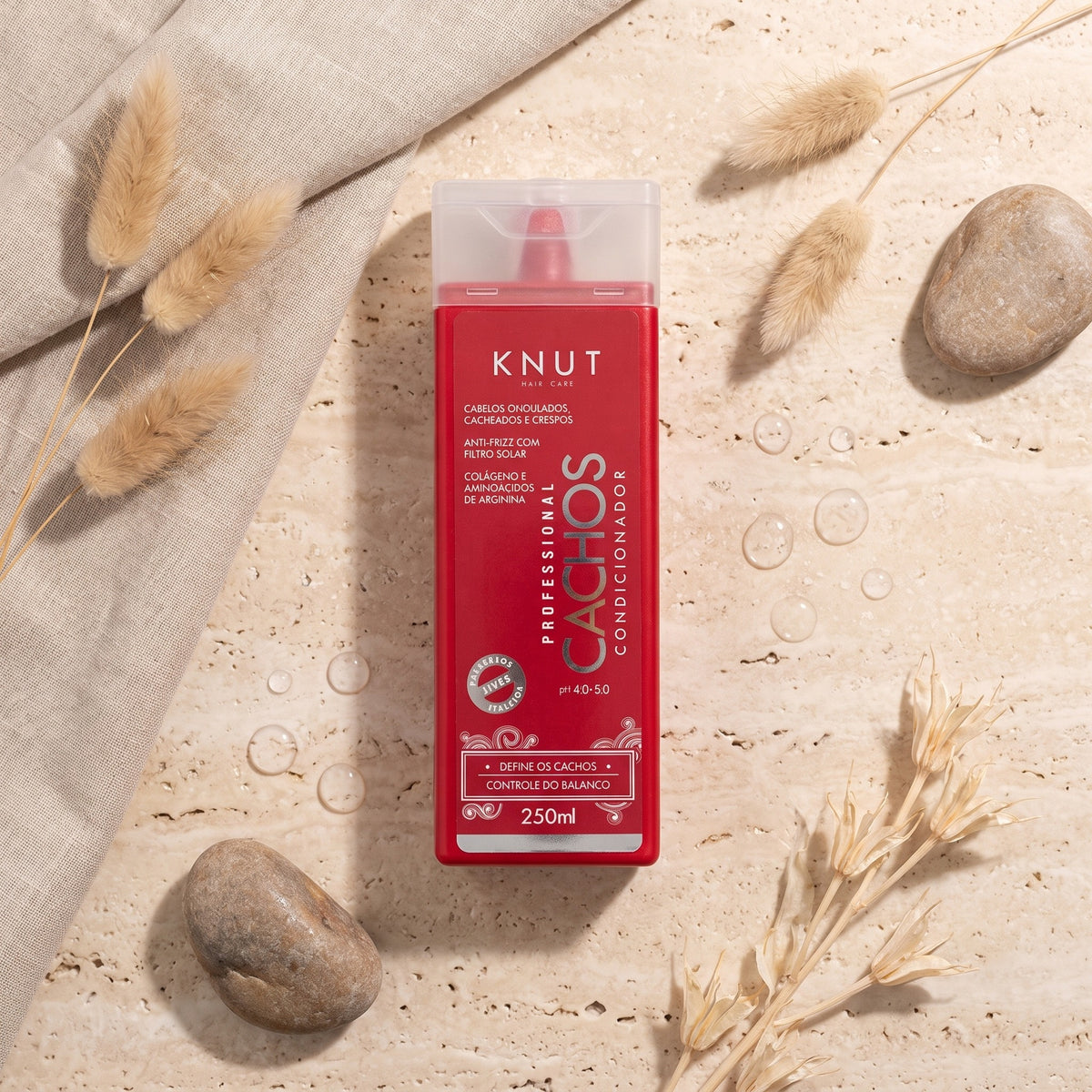 KNUT Cachos Conditioner flat lay