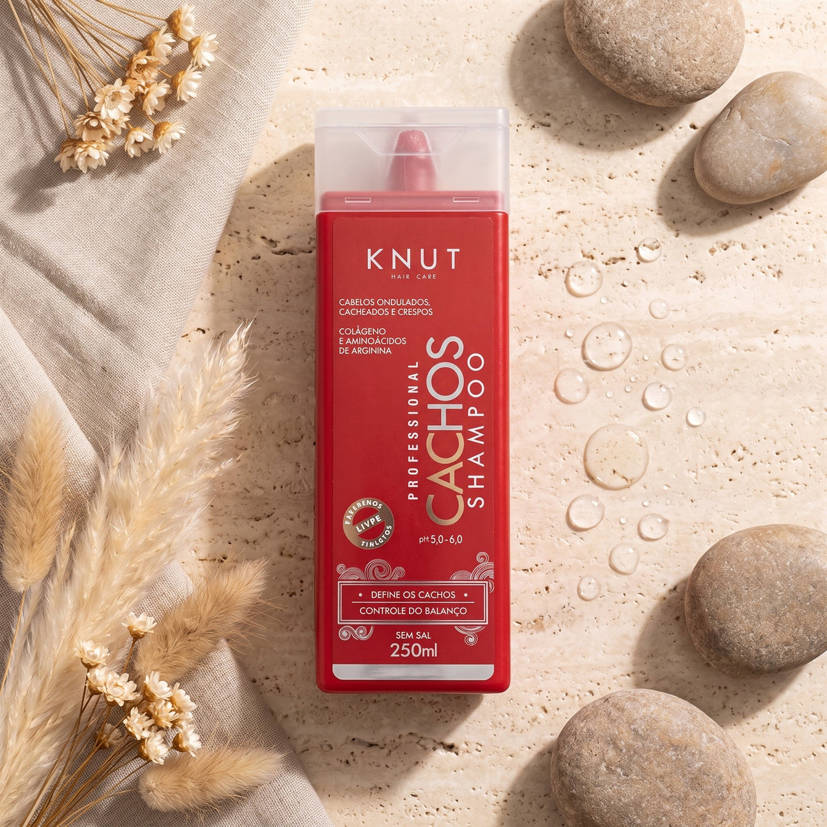 KNUT Cachos Shampoo flat lay