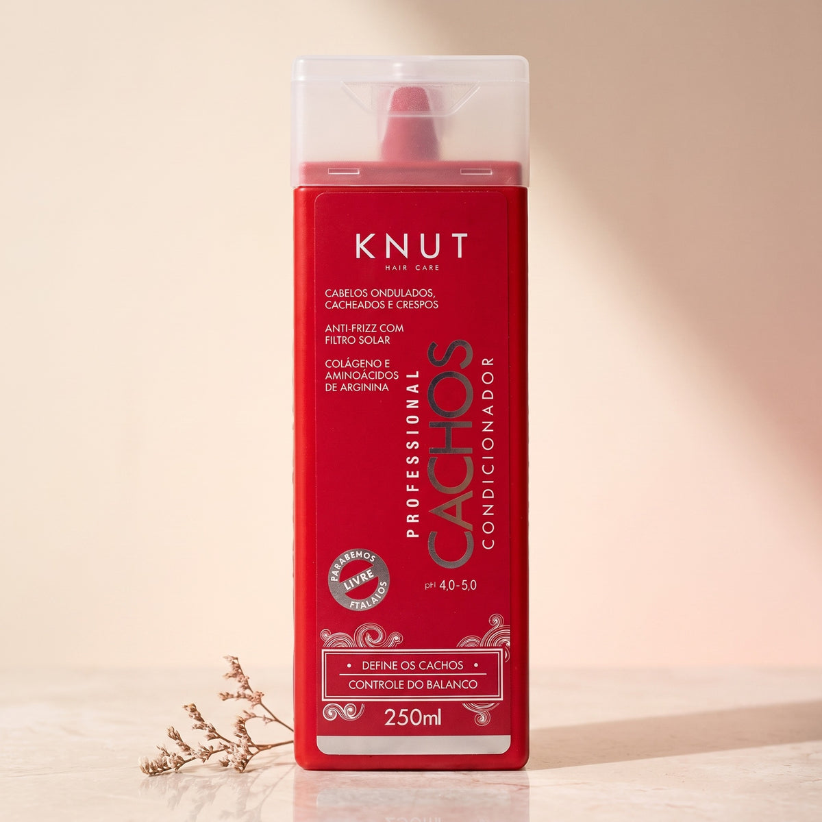 KNUT Cachos Conditioner, studio hero shot